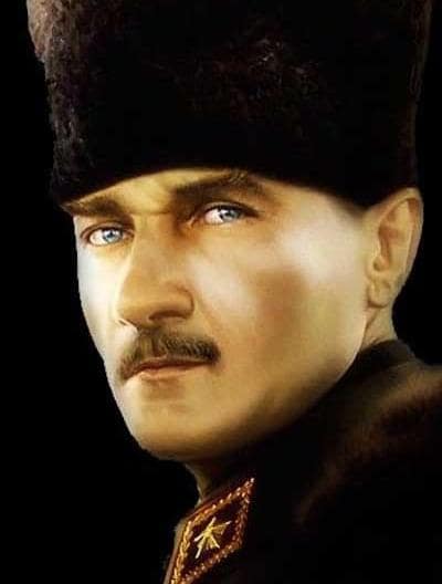Atatürk'ün Muhteşem Bir Kalpaklı Resmi